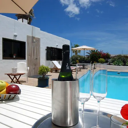 Casa Azmira Del Mar Dom wakacyjny Guatiza